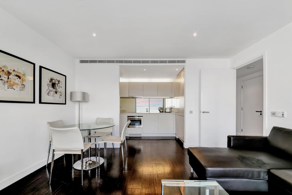 Pan Peninsula Square, Canary Wharf, London, E14 – 1 Bedroom Apartment – £2,708pcm