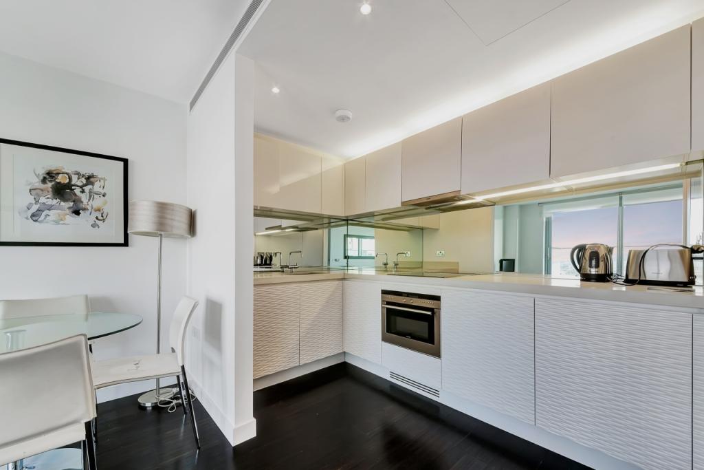 Pan Peninsula Square, Canary Wharf, London, E14 – 1 Bedroom Apartment – £2,708pcm