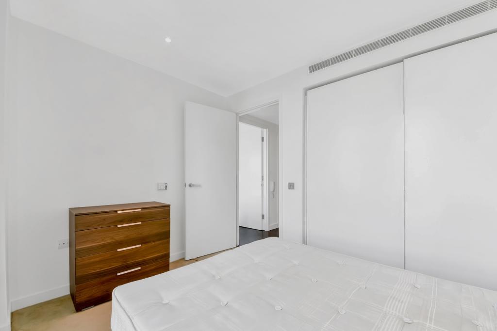 Pan Peninsula Square, Canary Wharf, London, E14 – 1 Bedroom Apartment – £2,708pcm