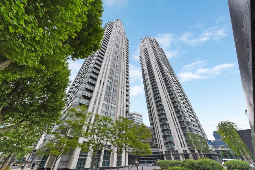 Pan Peninsula Square, Canary Wharf, London, E14 – 1 Bedroom Apartment – £2,708pcm