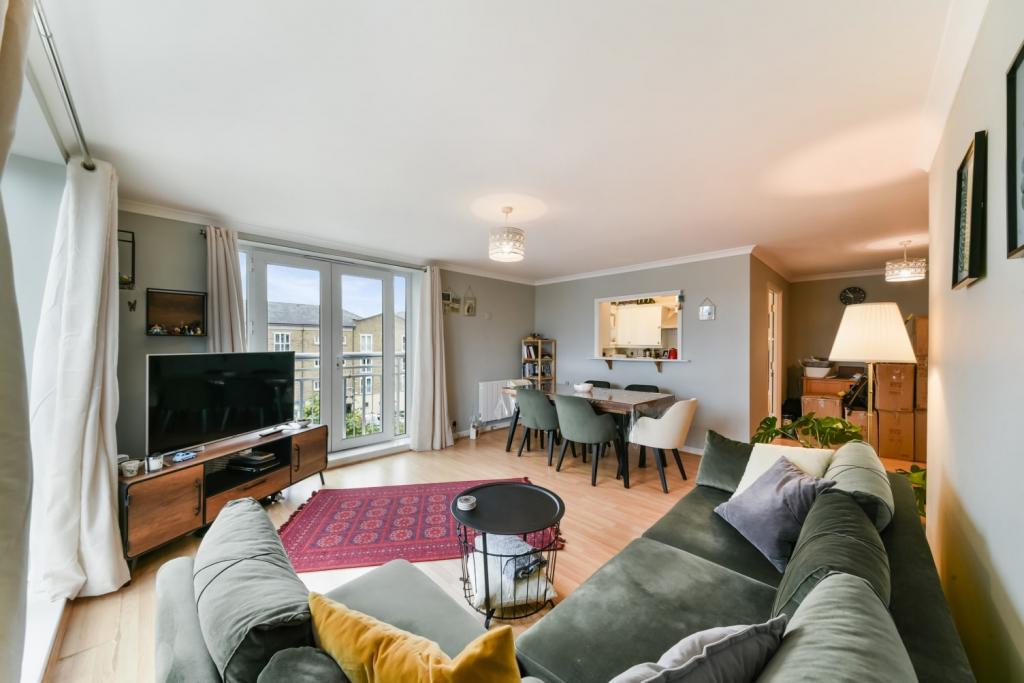 Millennium Drive, Isle Of Dogs, London, E14 – £2,426pcm