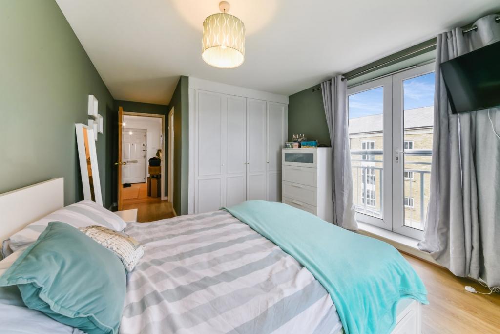 Millennium Drive, Isle Of Dogs, London, E14 – £2,426pcm