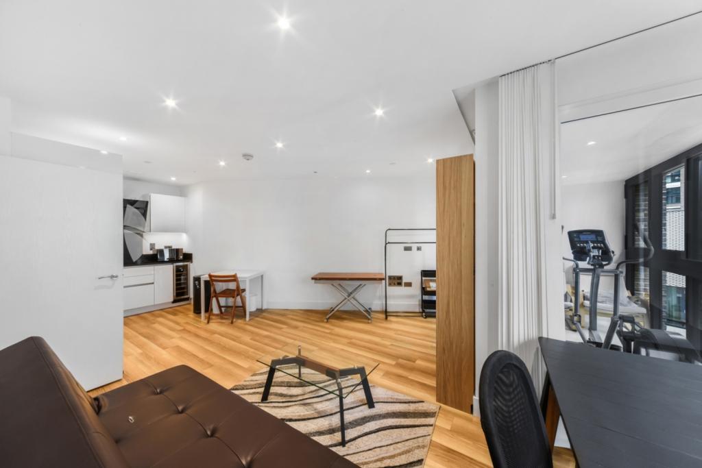 New Drum Street, Aldgate, London, E1 – £2,643pcm