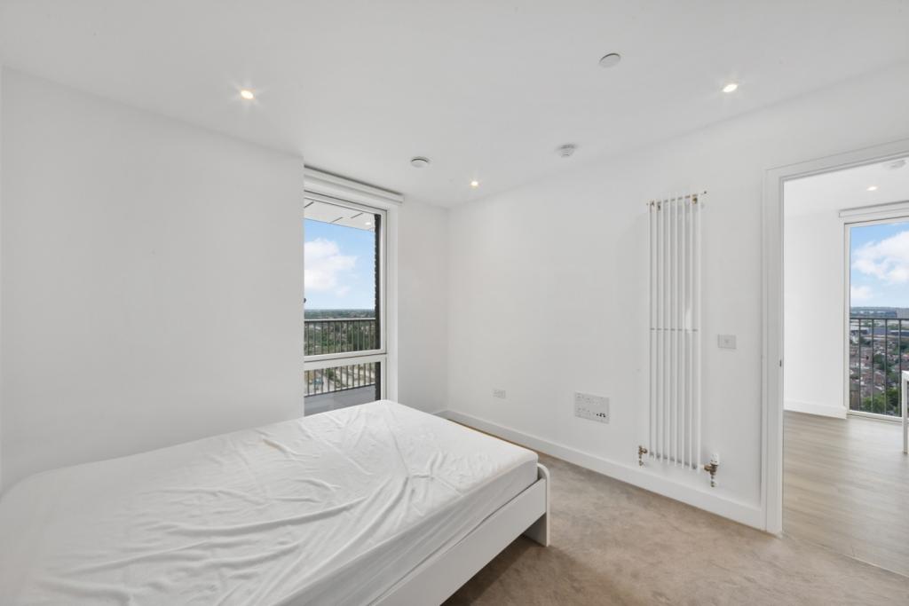 One Bedroom Apartment – £2,123pcm – Heartwood Boulevard, The Verdean, Acton, London, W3