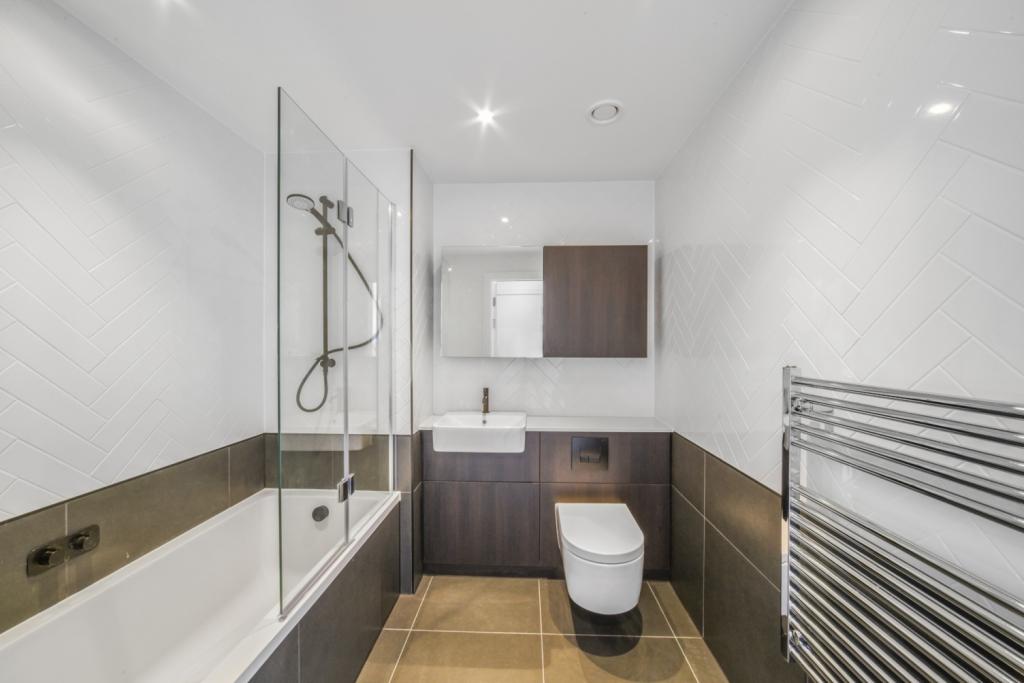 One Bedroom Apartment – £2,123pcm – Heartwood Boulevard, The Verdean, Acton, London, W3