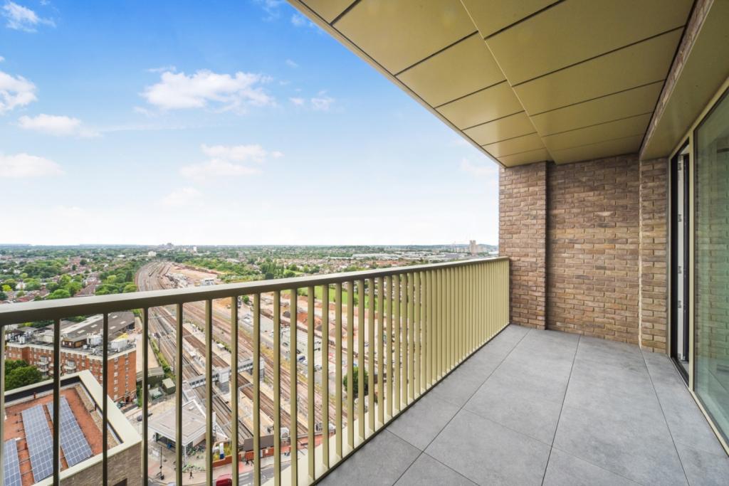 One Bedroom Apartment – £2,123pcm – Heartwood Boulevard, The Verdean, Acton, London, W3