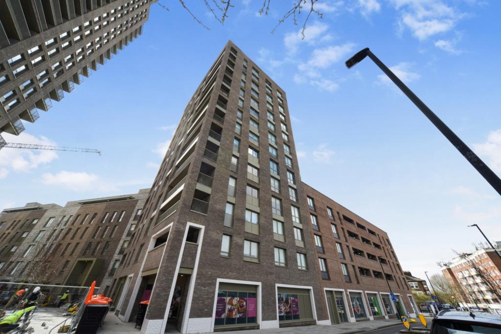 One Bedroom Apartment – £2,123pcm – Heartwood Boulevard, The Verdean, Acton, London, W3