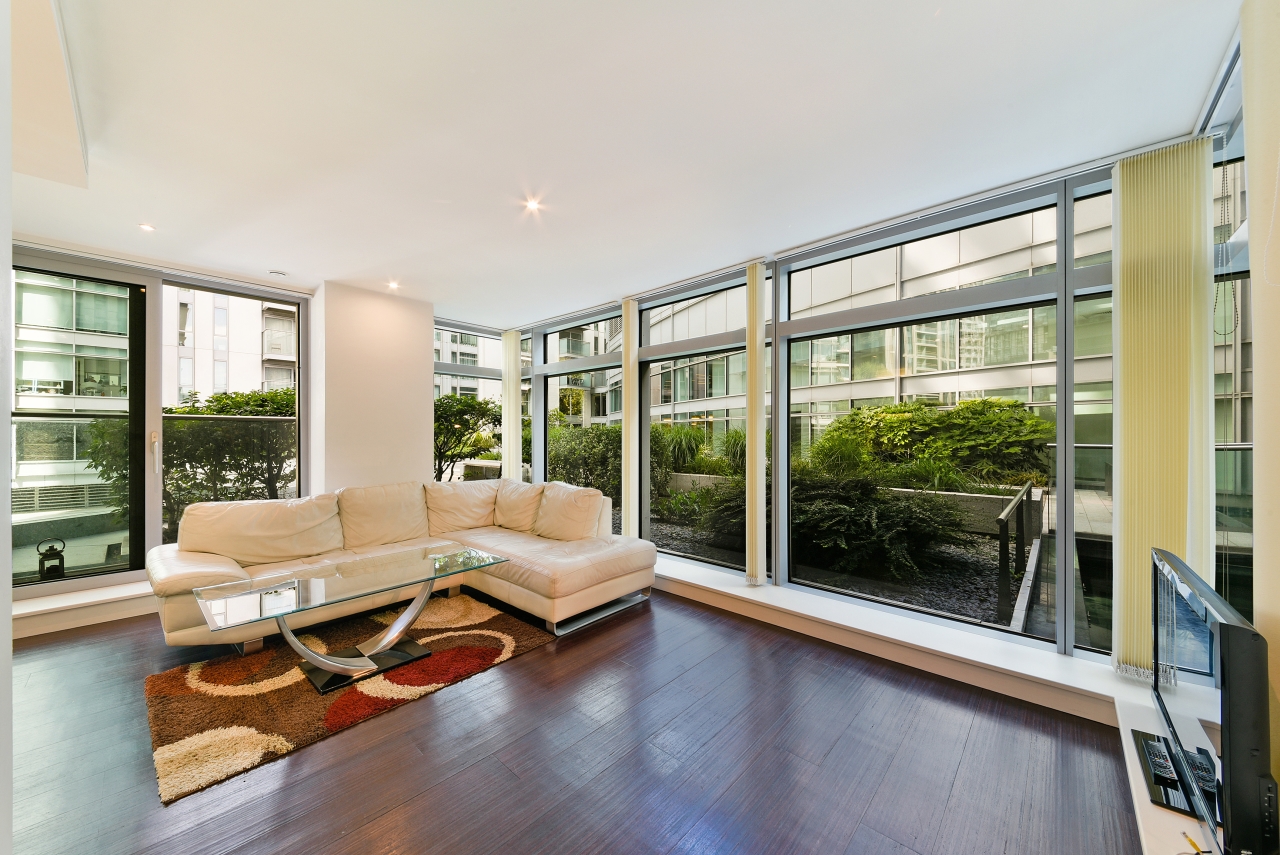 Modern Two Bedroom Apartment – £3,141pcm – Pan Peninsula Square, Canary Wharf, London, E14