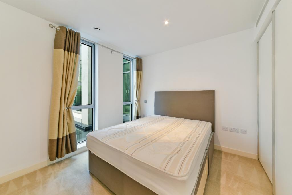 Modern Two Bedroom Apartment – £3,141pcm – Pan Peninsula Square, Canary Wharf, London, E14