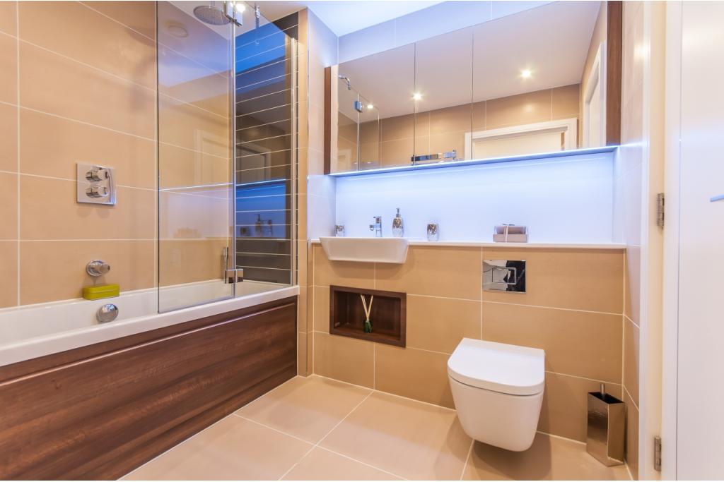 Modern One Bedroom Apartment – £2,600 pcm – Altitude Point, Alie Street, Aldgate, London (E1)