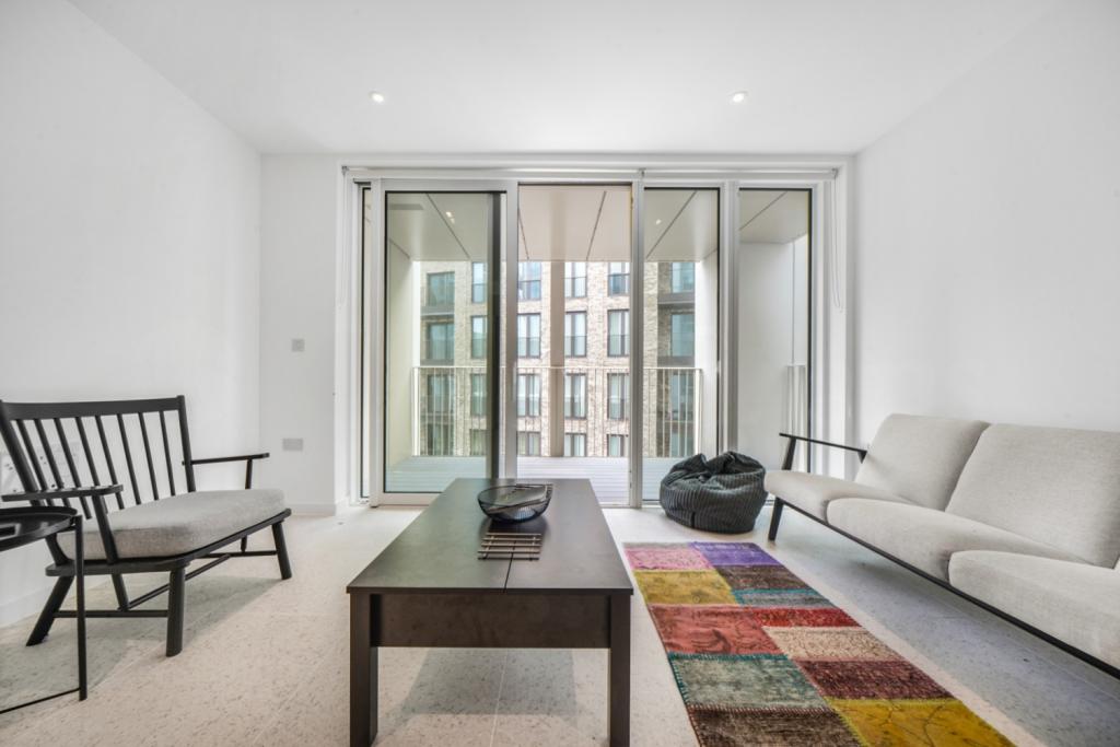 Two Bedroom Apartment to Rent – The Silk District, Whitechapel, London E1 – £3,120pcm