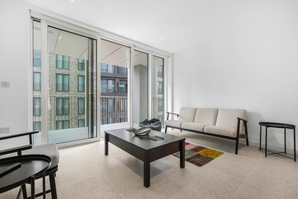 Two Bedroom Apartment to Rent – The Silk District, Whitechapel, London E1 – £3,120pcm