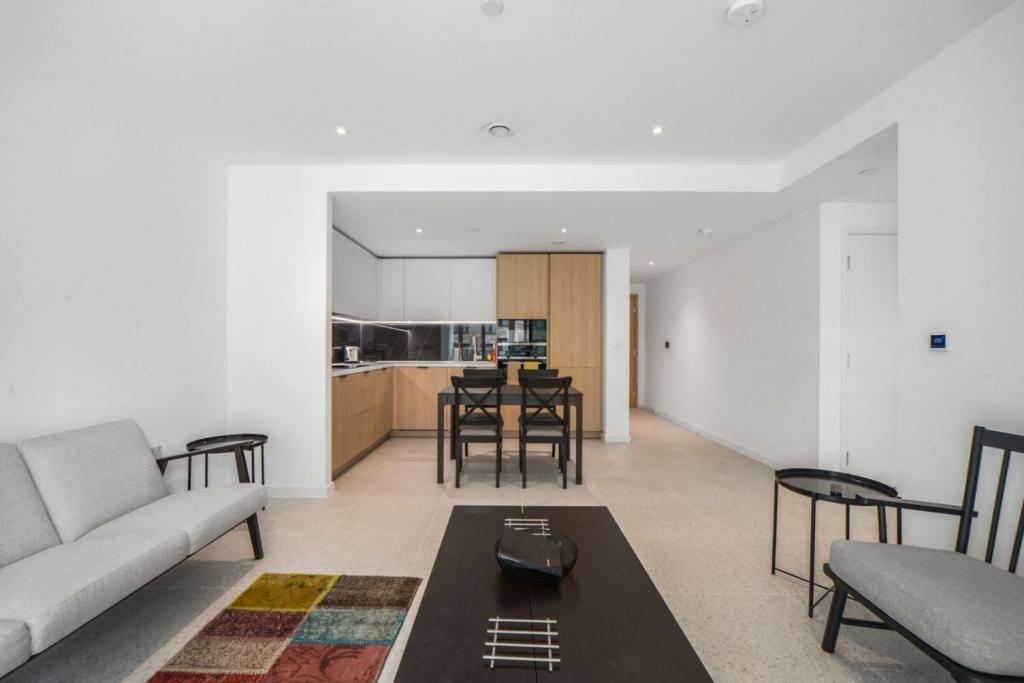 Two Bedroom Apartment to Rent – The Silk District, Whitechapel, London E1 – £3,120pcm