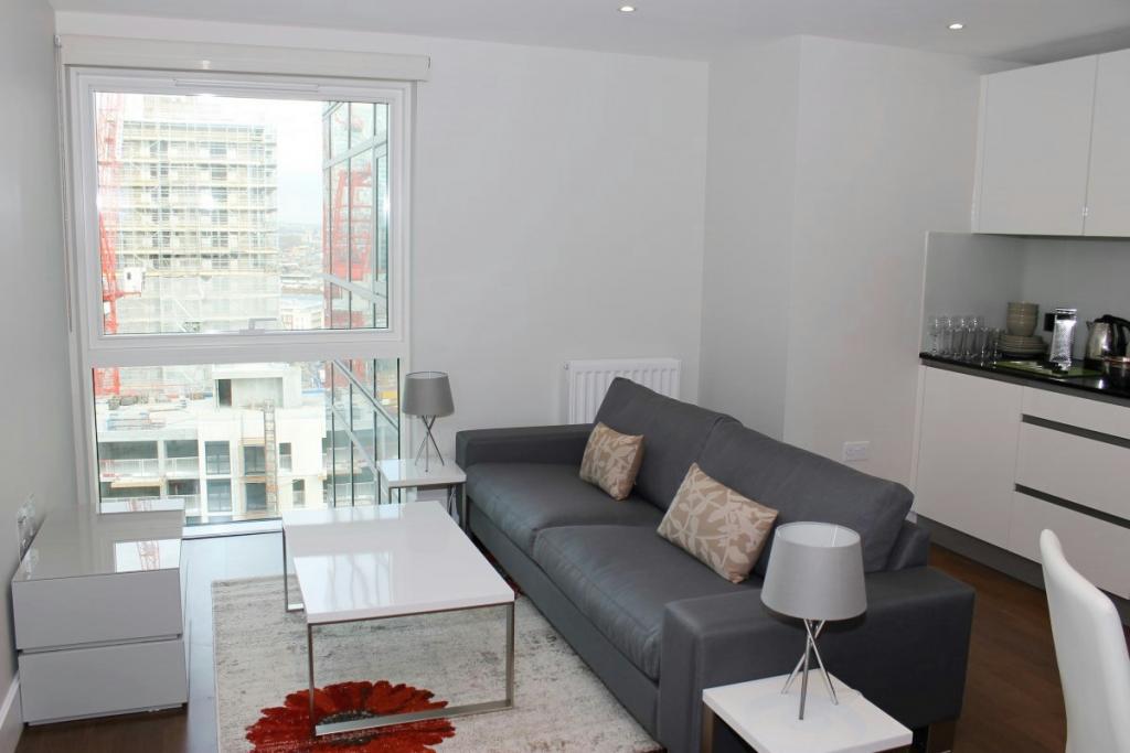Modern One Bedroom Apartment – £2,548 pcm – Whitechapel High Street, Aldgate, London, E1