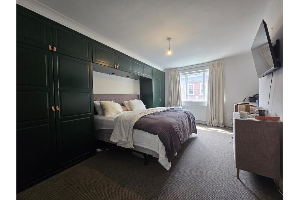 Two Bedroom Apartment – £3,380 pcm – Great Peter Street, Westminster, London, SW1P