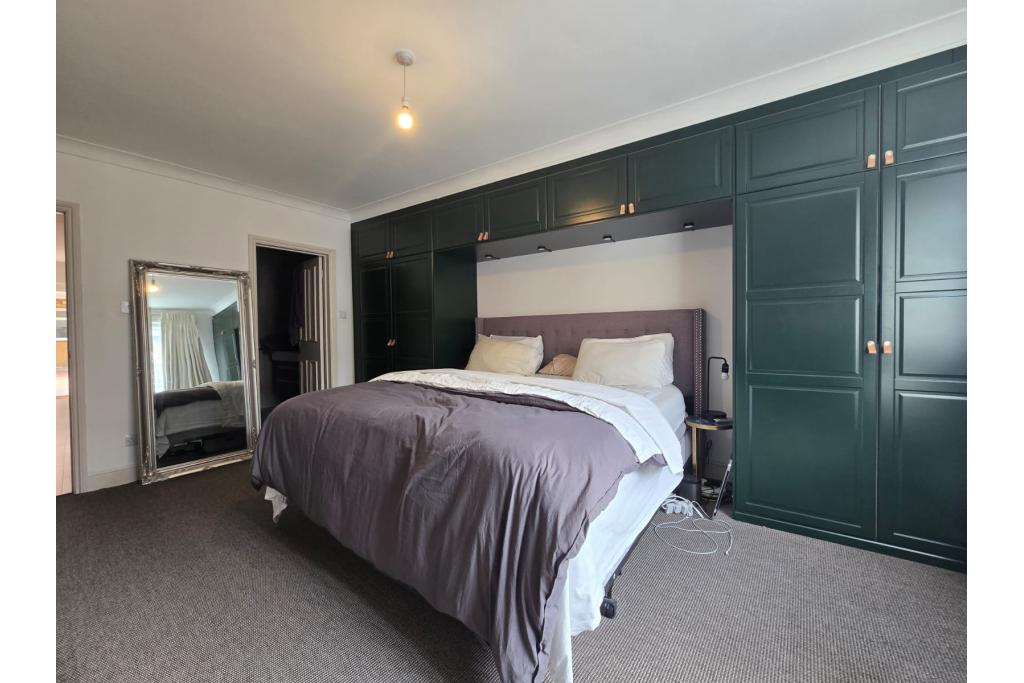 Two Bedroom Apartment – £3,380 pcm – Great Peter Street, Westminster, London, SW1P
