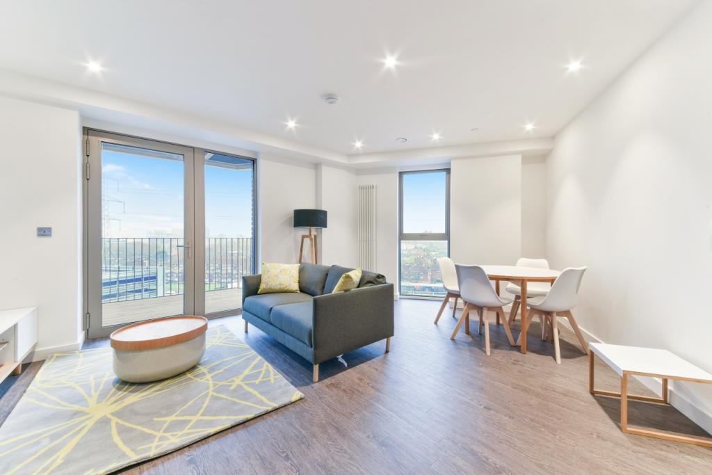 One Bedroom Apartment – 580 sq ft – £2,015 pcm – Western Gateway, Royal Docks, London, E16