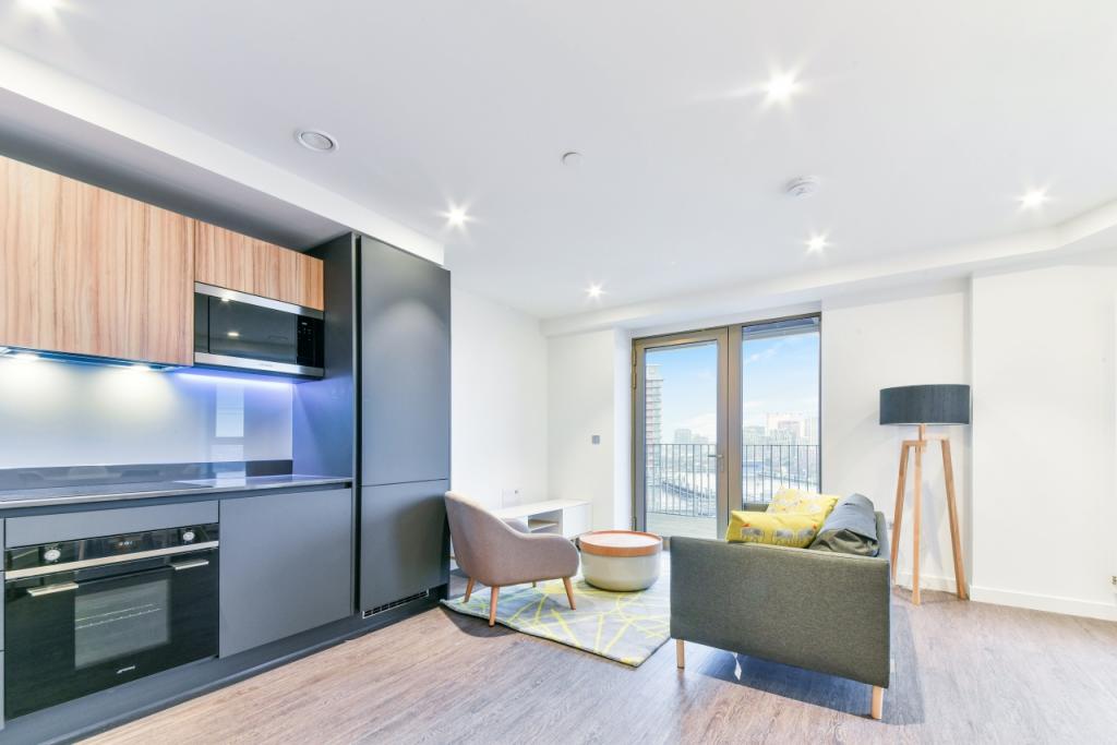 One Bedroom Apartment – 580 sq ft – £2,015 pcm – Western Gateway, Royal Docks, London, E16