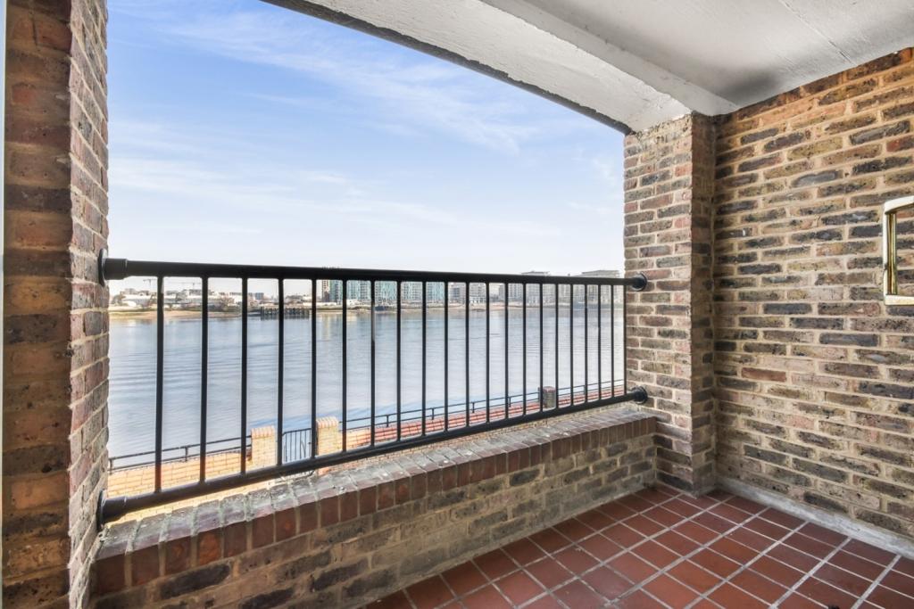 Plymouth Wharf – 1 Bedroom Apartment to Rent – 526 sq ft – £1,703 pcm
