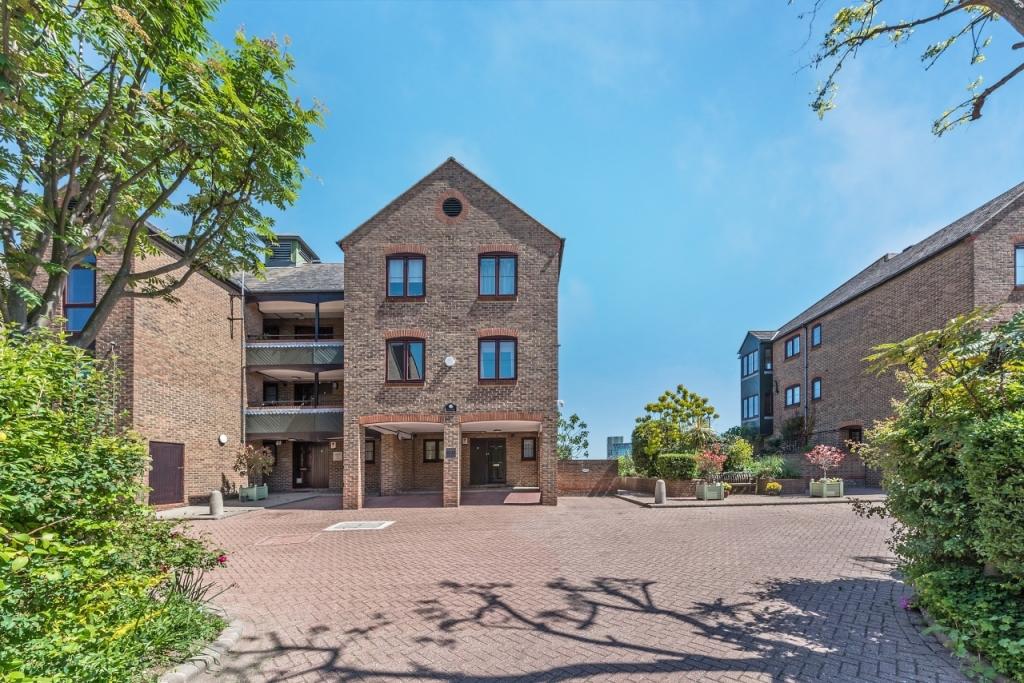 Plymouth Wharf – 1 Bedroom Apartment to Rent – 526 sq ft – £1,703 pcm