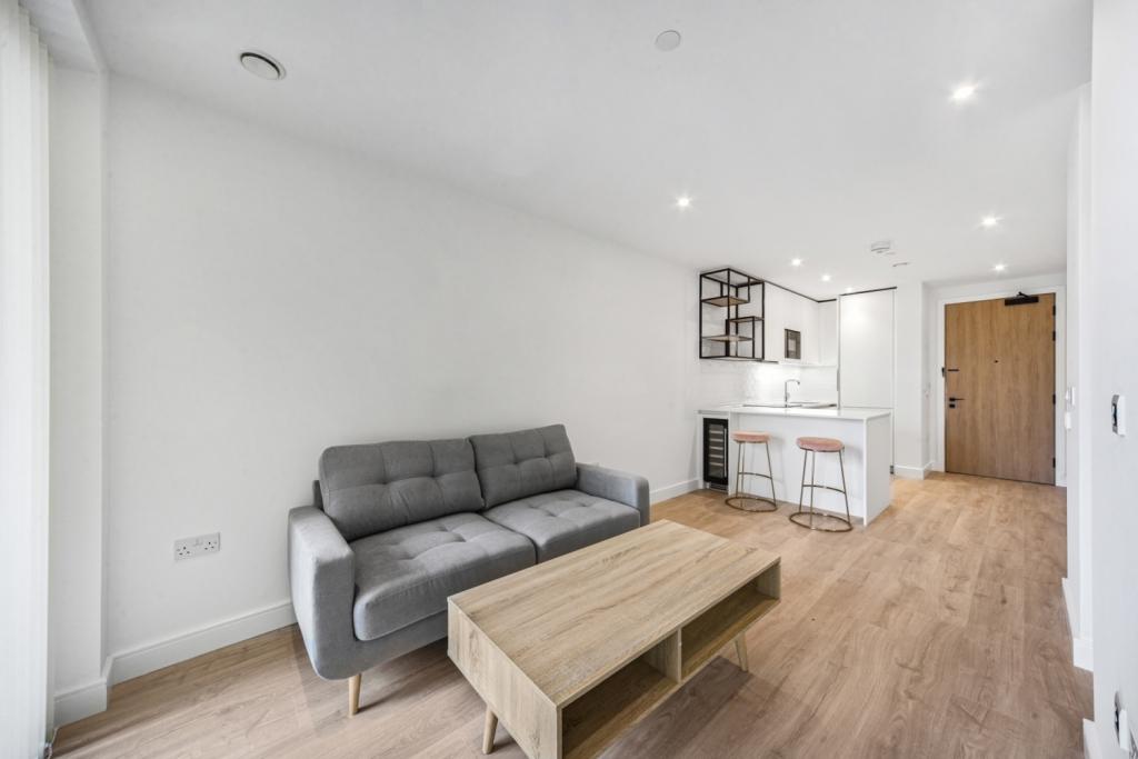 Grand Union – Studio Apartment To Rent – 433 sq ft – £1,750 pcm
