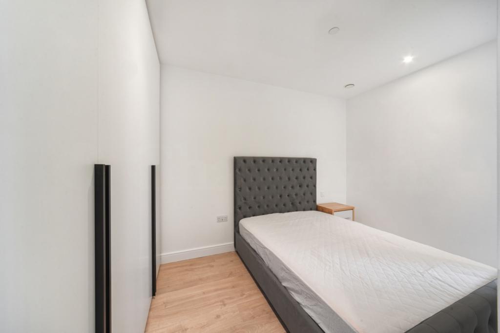 Grand Union – Studio Apartment To Rent – 433 sq ft – £1,750 pcm