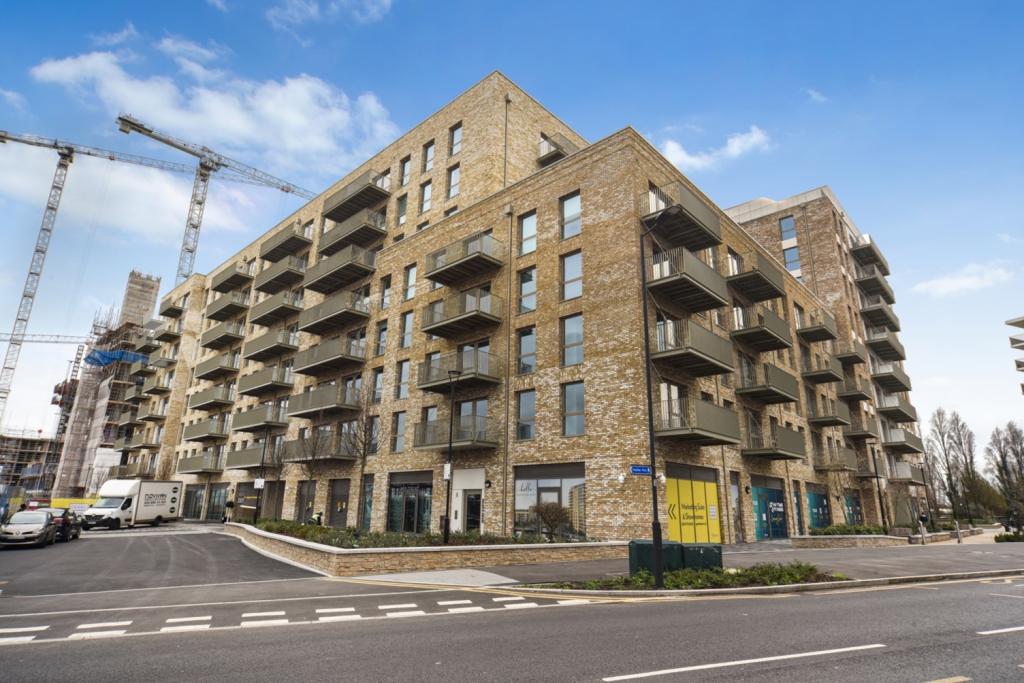 Grand Union – Studio Apartment To Rent – 433 sq ft – £1,750 pcm