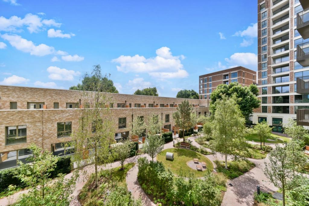 Two Bedroom Apartment to Rent – Heygate Street, Elephant and Castle, London SE17 – 786 sq ft