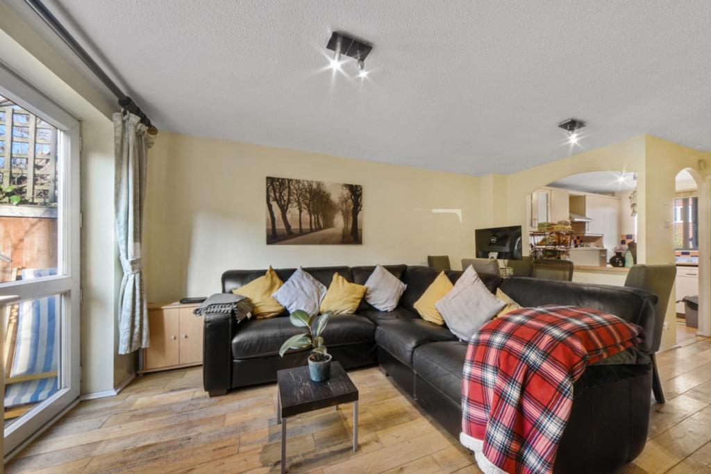 Two Bedroom Terraced House to Rent – Crosslet Vale, Deptford, London SE10 – 612 sq ft
