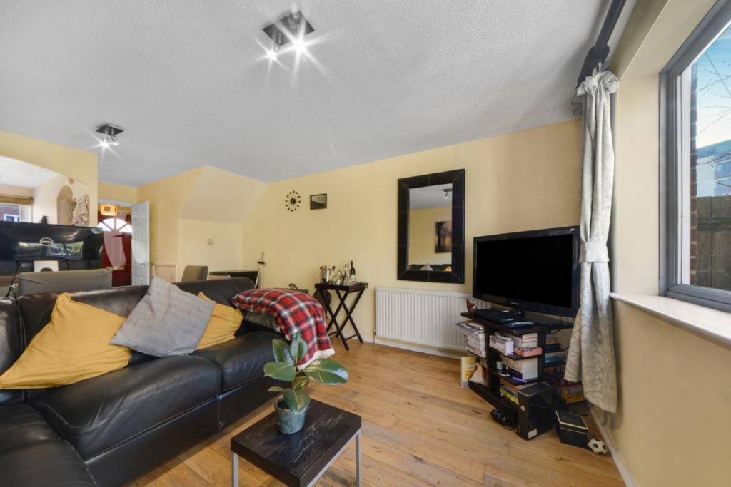 Two Bedroom Terraced House to Rent – Crosslet Vale, Deptford, London SE10 – 612 sq ft