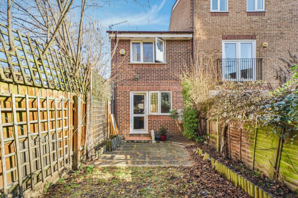 Two Bedroom Terraced House to Rent – Crosslet Vale, Deptford, London SE10 – 612 sq ft