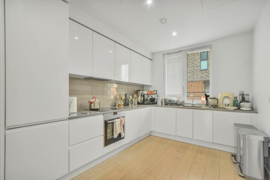 Royal Wharf – 3 Bedroom Terraced House To Rent – 1,339 sq ft – £3,466 pcm