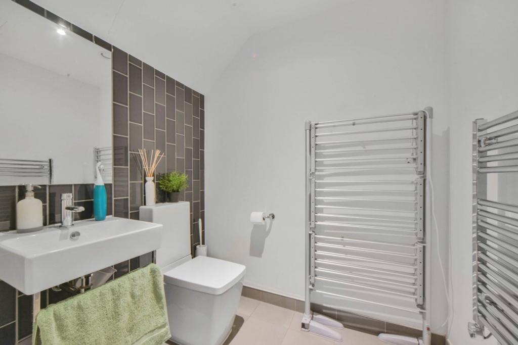 Royal Wharf – 3 Bedroom Terraced House To Rent – 1,339 sq ft – £3,466 pcm