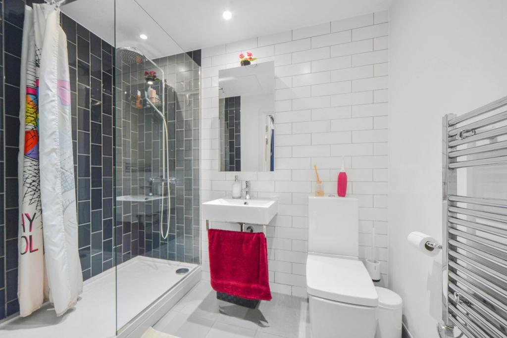 Royal Wharf – 3 Bedroom Terraced House To Rent – 1,339 sq ft – £3,466 pcm