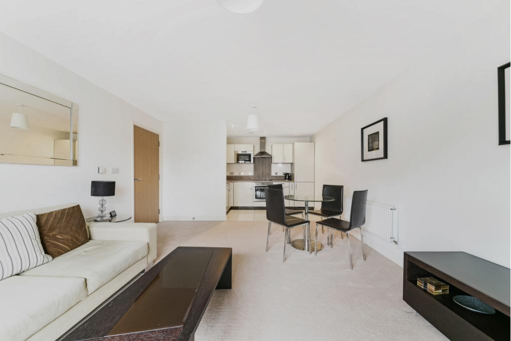 One Bedroom Apartment to Rent – Fairmont House, Maple Quays, Canada Water, London SE16 – 559 sq ft