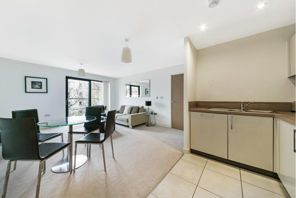 One Bedroom Apartment to Rent – Fairmont House, Maple Quays, Canada Water, London SE16 – 559 sq ft