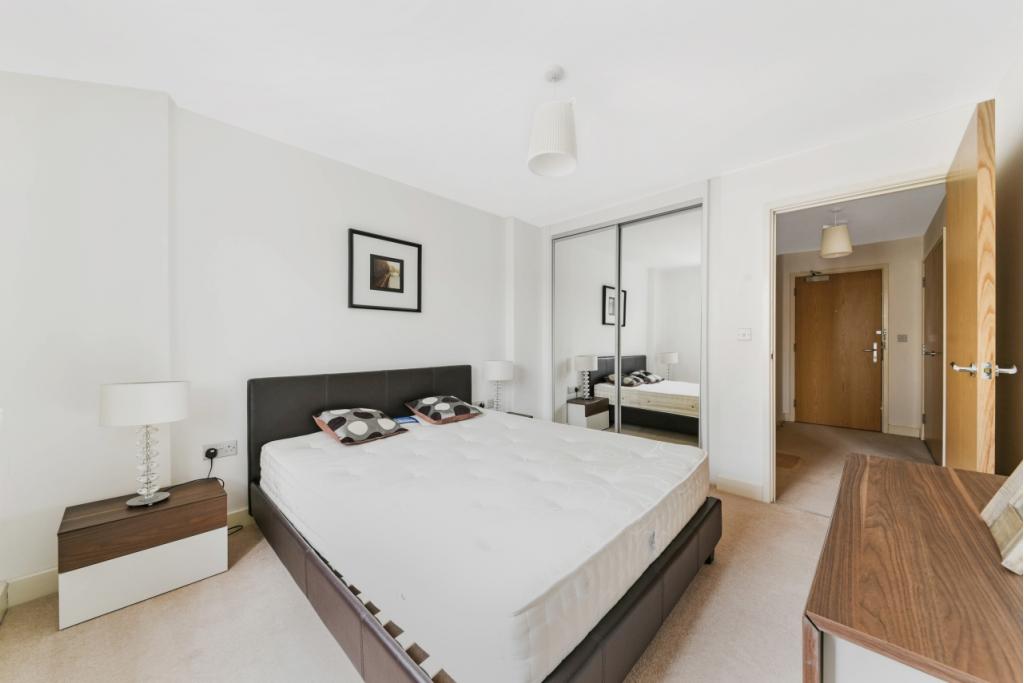 One Bedroom Apartment to Rent – Fairmont House, Maple Quays, Canada Water, London SE16 – 559 sq ft