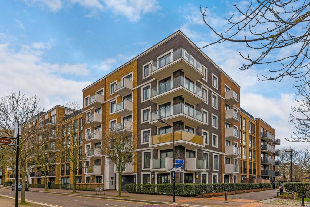 One Bedroom Apartment to Rent – Fairmont House, Maple Quays, Canada Water, London SE16 – 559 sq ft