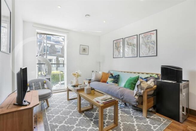 Maygrove Road, West Hampstead, London, NW6 – 3 Bedroom Apartment to Rent – £4,246pcm