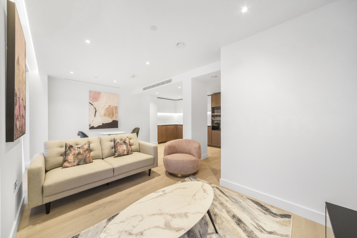Paragon Square, Clerkenwell, London, WC1X – 1 Bedroom Apartment to Rent – £3,510pcm