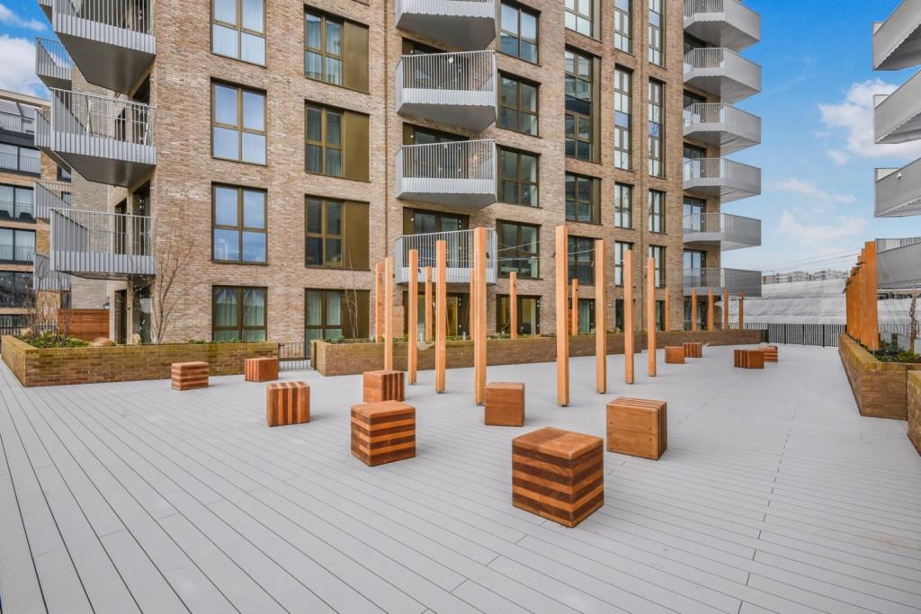 Paragon Square, Clerkenwell, London, WC1X – 1 Bedroom Apartment to Rent – £3,510pcm