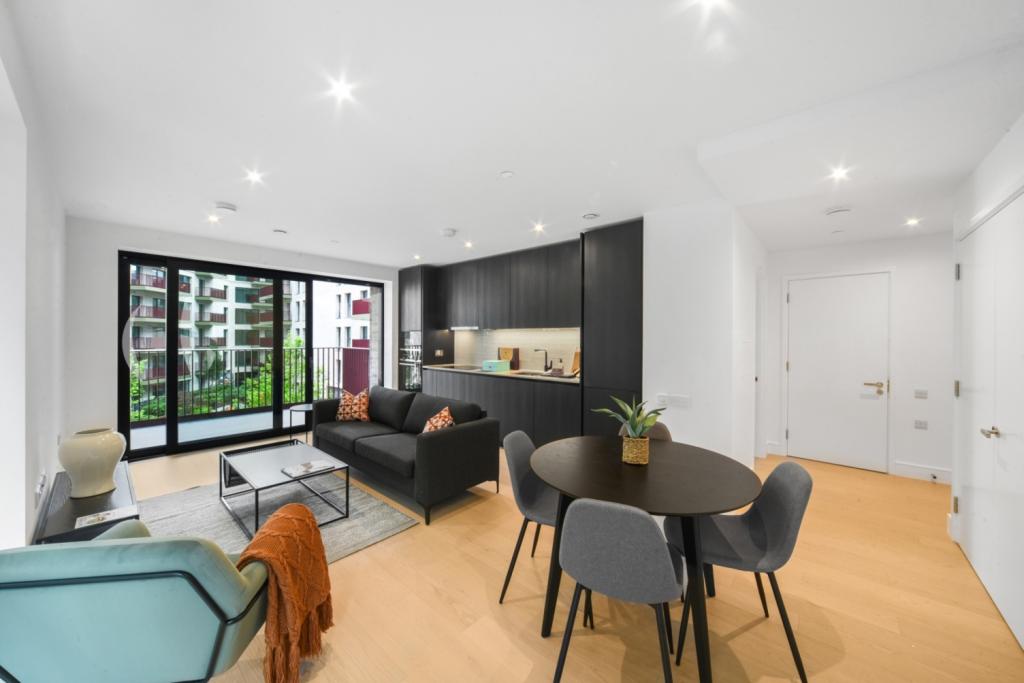 Park & Sayer – Two Bedroom Apartment To Rent – 714 sq ft – £3,466 pcm