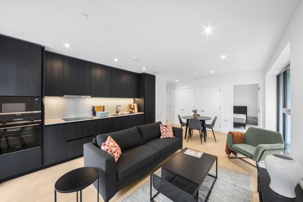 Park & Sayer – Two Bedroom Apartment To Rent – 714 sq ft – £3,466 pcm