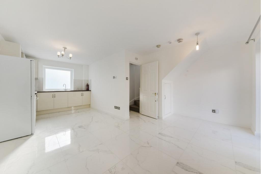Barnfield Place, Isle of Dogs, London,4 Bedroom Terraced House to Rent – £3,850pcm