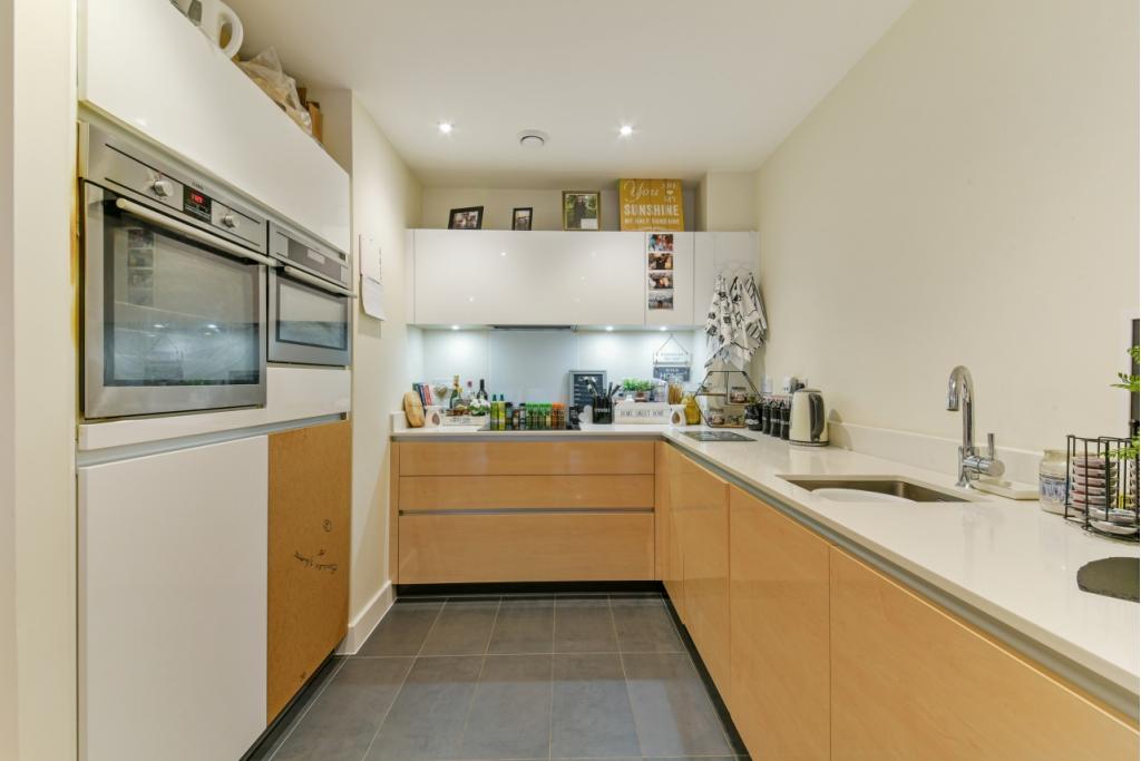 Landmann Point, Greenwich Millennium Village– 1 Bedroom Apartment to Rent – £1,993.33pcm