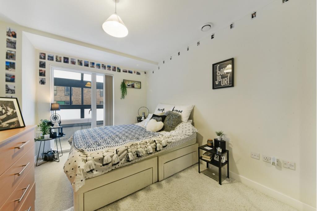 Landmann Point, Greenwich Millennium Village– 1 Bedroom Apartment to Rent – £1,993.33pcm
