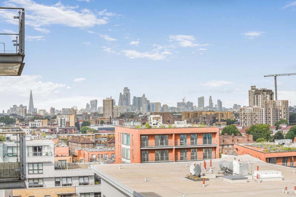 Kara Court, Caspian Wharf, Bow, London, E3 – 1 Bedroom Apartment for Sale – £374,950