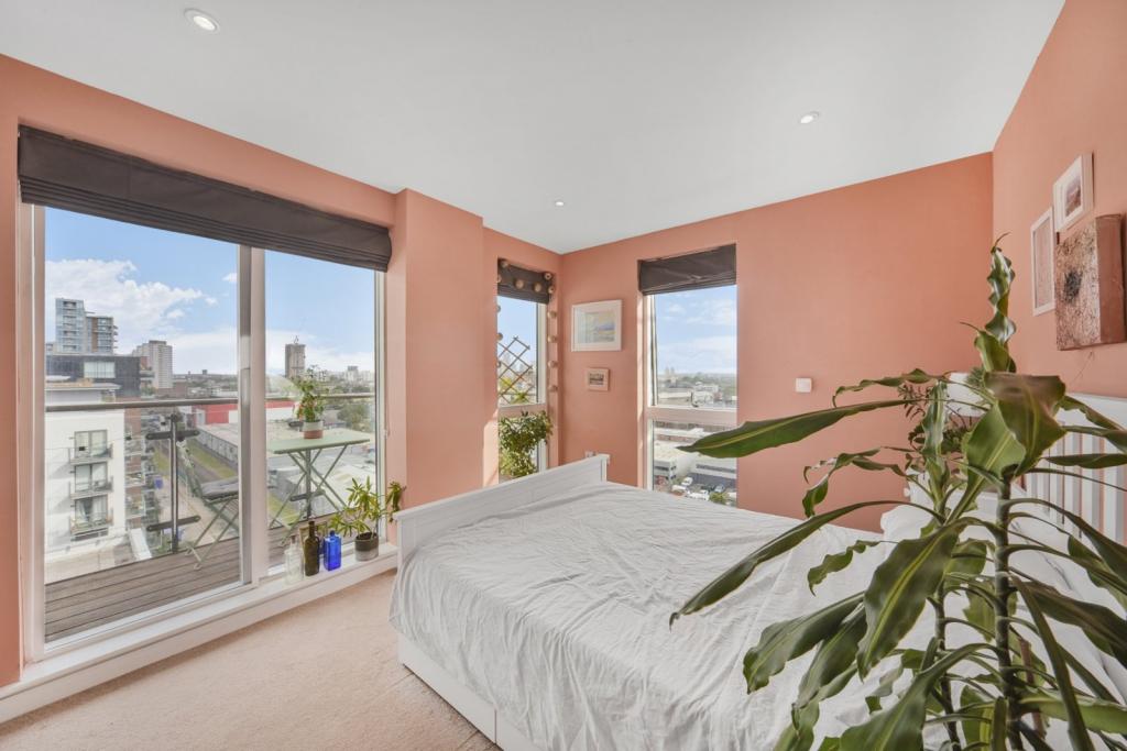 Kara Court, Caspian Wharf, Bow, London, E3 – 1 Bedroom Apartment for Sale – £374,950