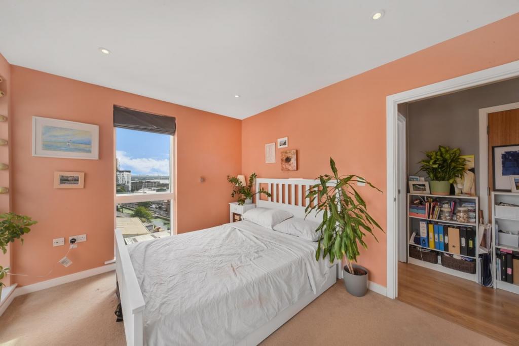 Kara Court, Caspian Wharf, Bow, London, E3 – 1 Bedroom Apartment for Sale – £374,950