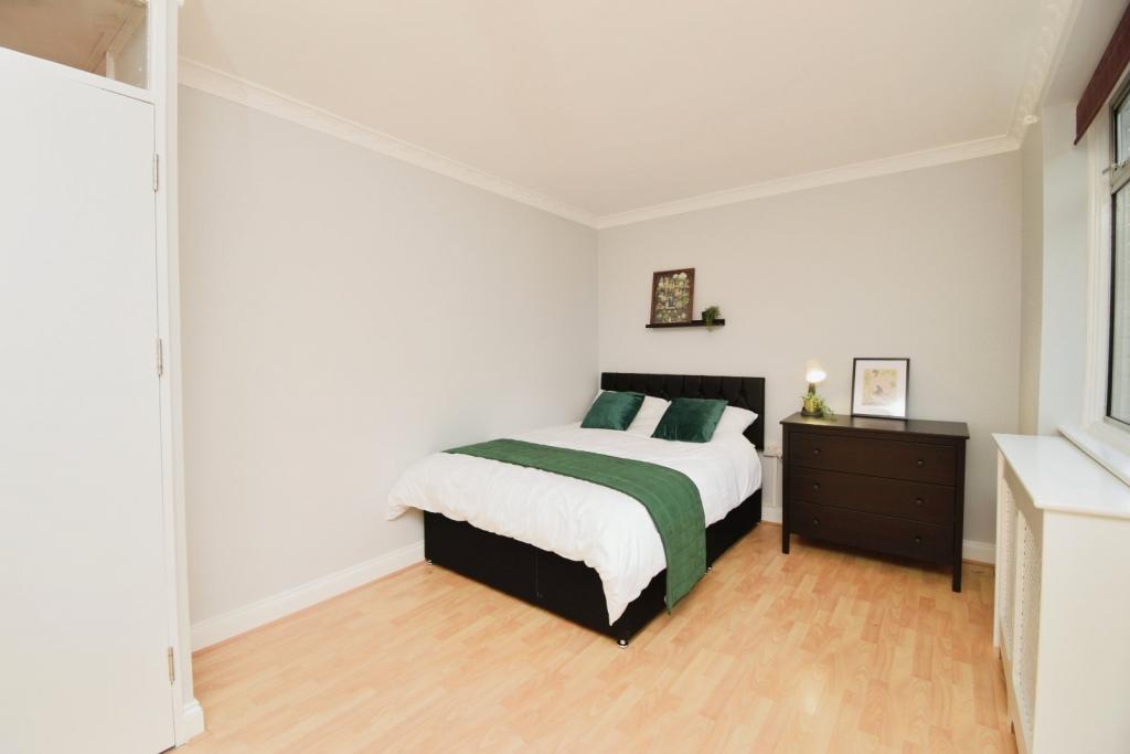 4 Bedroom Maisonette for Sale – Isle of Dogs, London E14